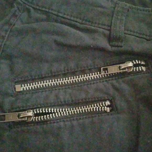 Shorts - Picture 4 of 4